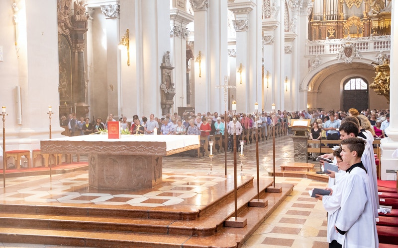 Gottesdienst im Stephansdom low